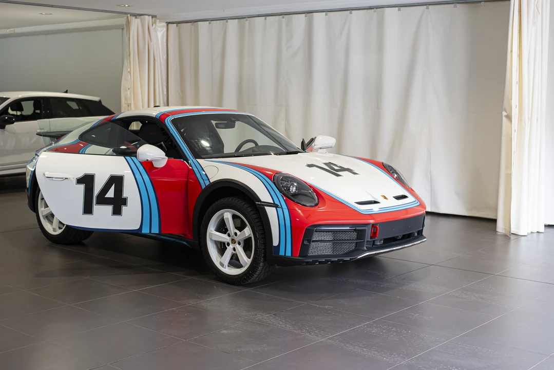 2023 Porsche 992 Dakar - Image 13 of 31