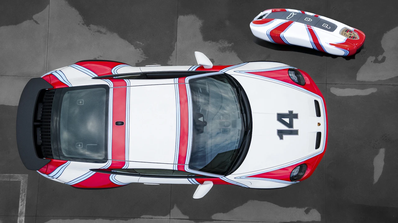 2023 Porsche 992 Dakar - Image 14 of 31