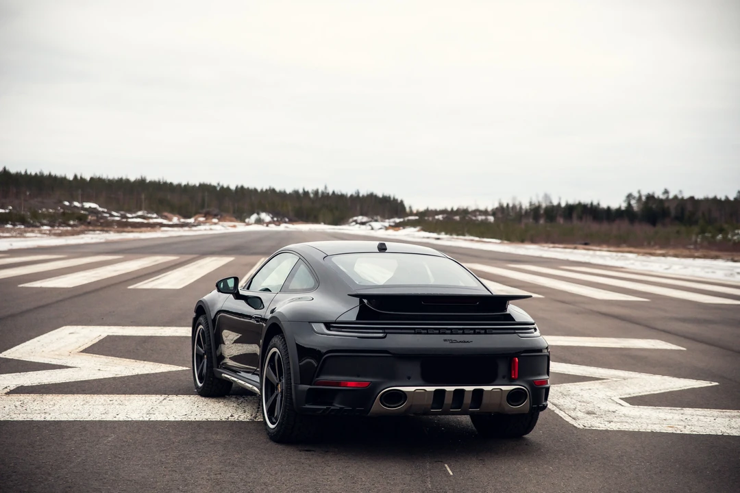 2023 Porsche 992 Dakar - Image 13 of 31