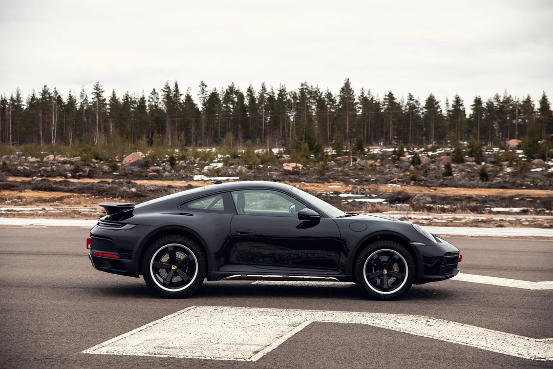 2023 Porsche 992 Dakar - Image 16 of 31
