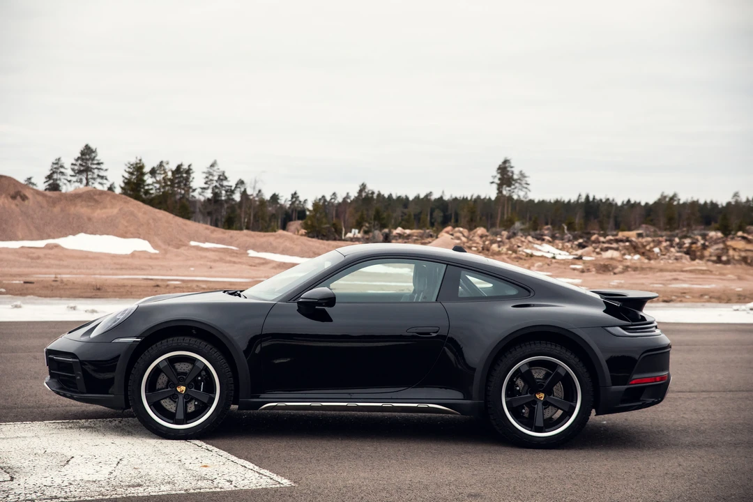 2023 Porsche 992 Dakar - Image 4 of 31
