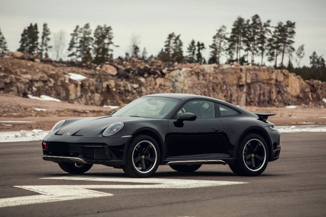 2023 Porsche 992 Dakar - Image 11 of 31