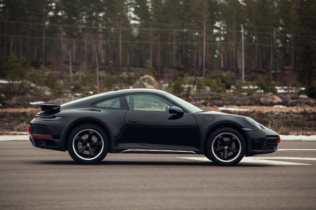 2023 Porsche 992 Dakar - Image 8 of 31