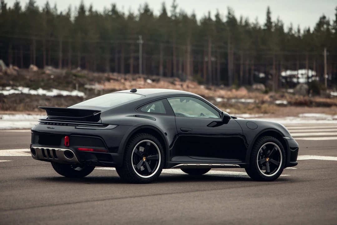 2023 Porsche 992 Dakar - Image 15 of 31