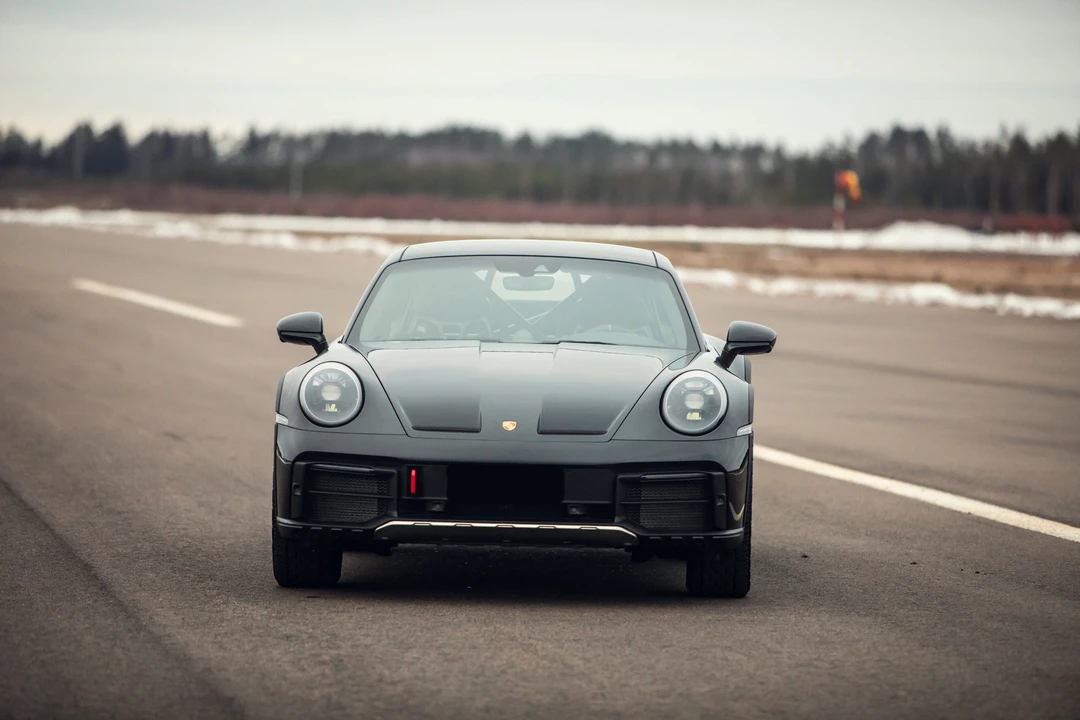 2023 Porsche 992 Dakar - Image 10 of 31