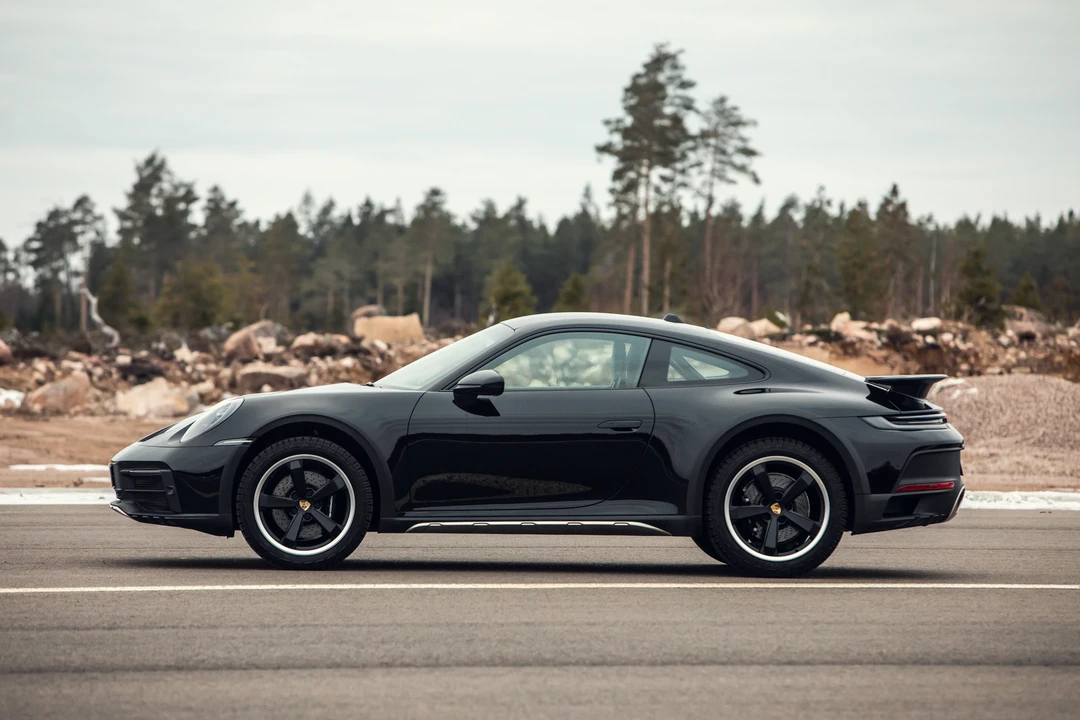 2023 Porsche 992 Dakar - Image 12 of 31