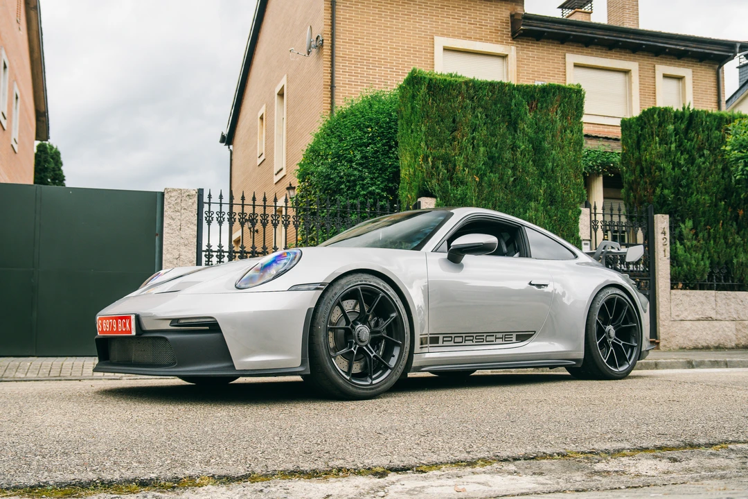 2022 Porsche 992 GT3 - Image 11 of 31