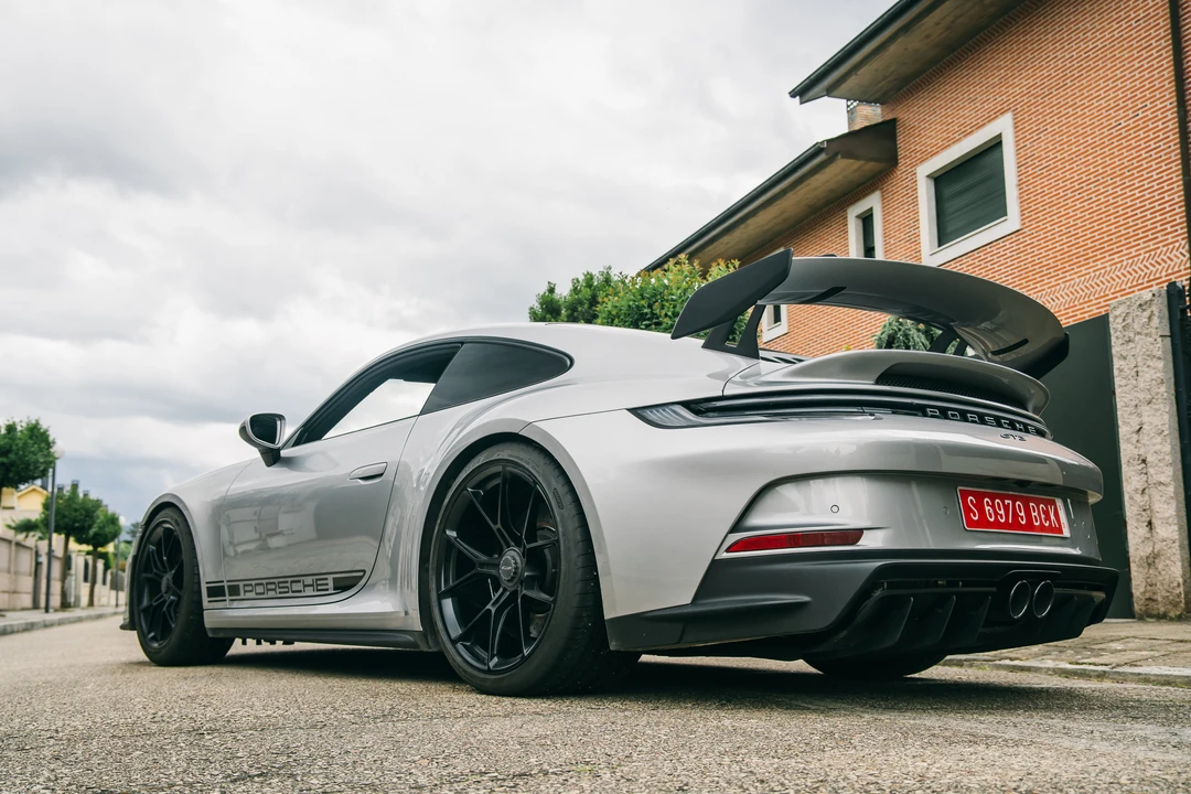 2022 Porsche 992 GT3 - Image 13 of 31