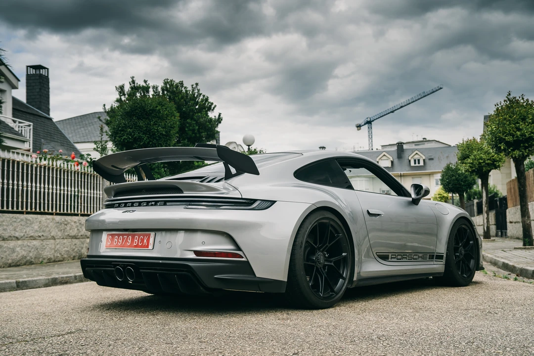 2022 Porsche 992 GT3 - Image 17 of 31