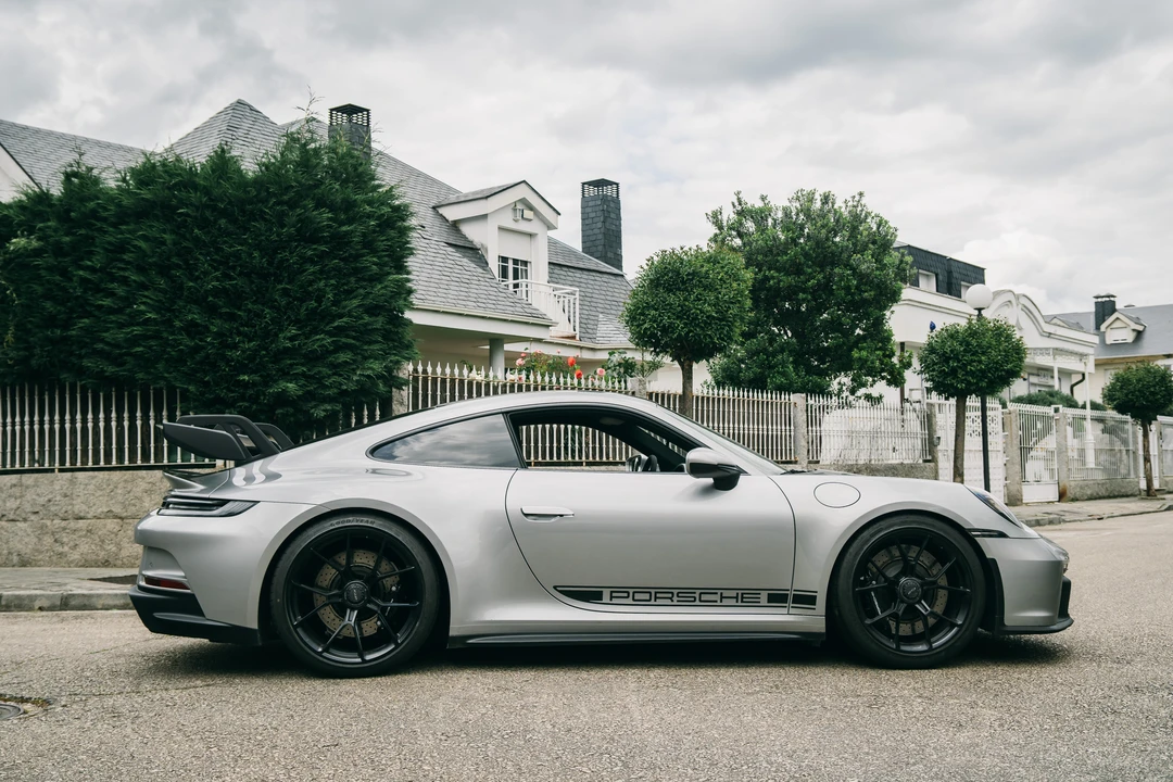 2022 Porsche 992 GT3 - Image 19 of 31
