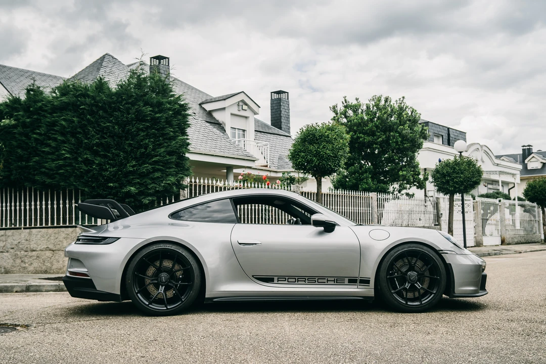2022 Porsche 992 GT3 - Image 20 of 31