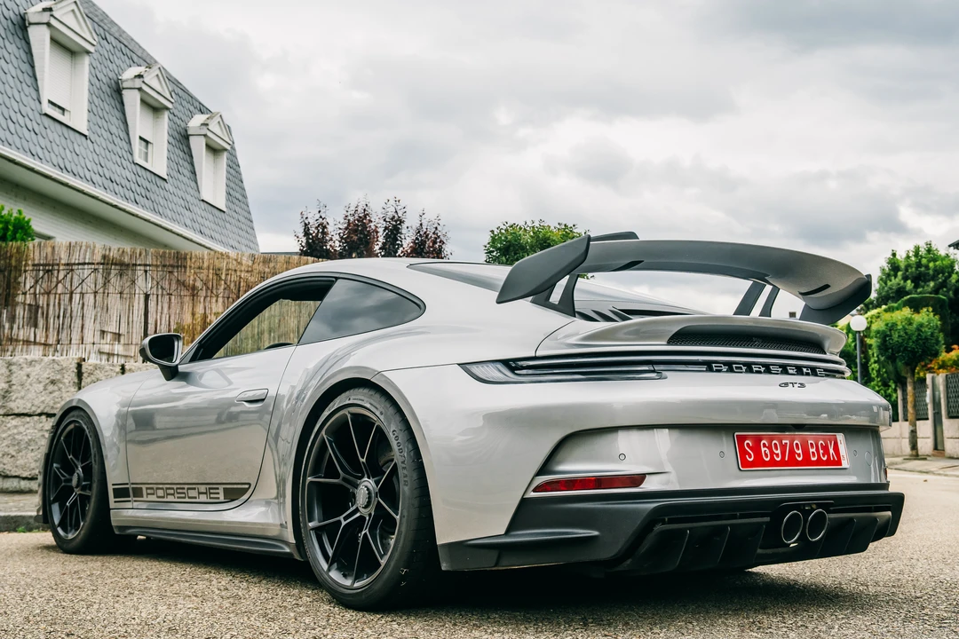 2022 Porsche 992 GT3 - Image 29 of 31