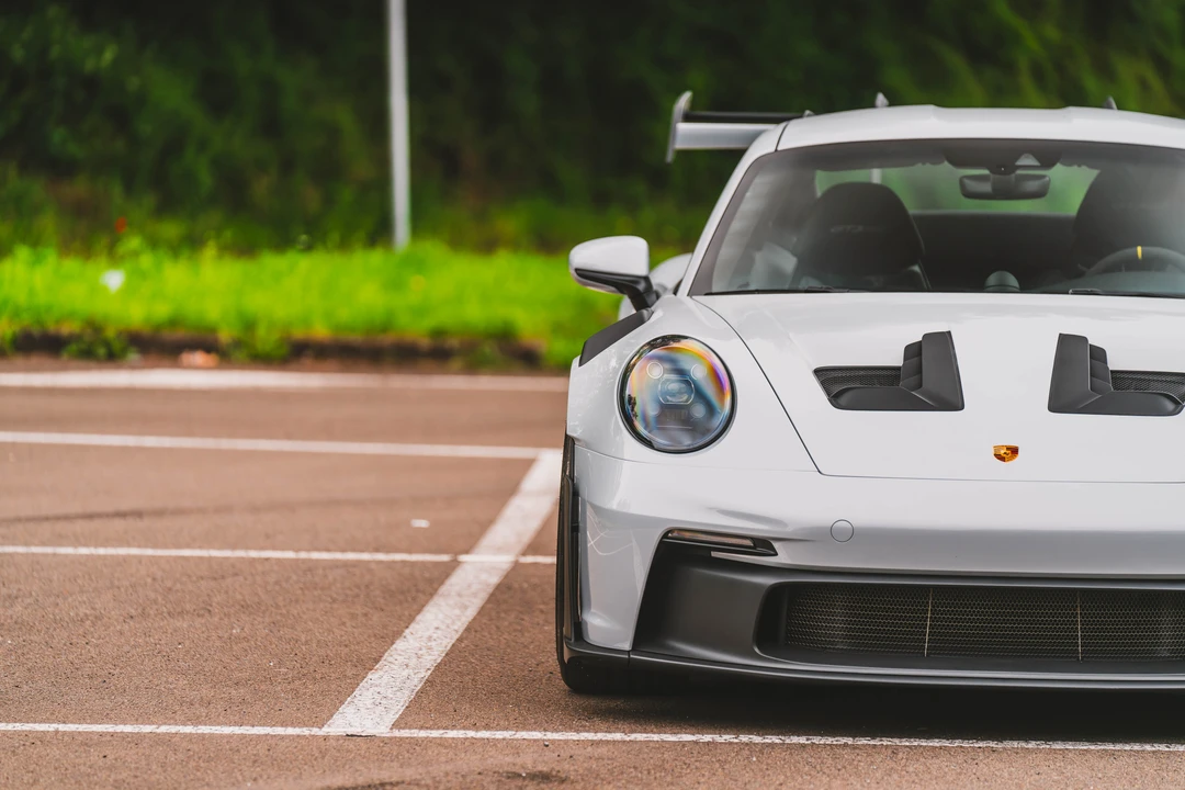 2023 Porsche 992 GT3 RS - Image 19 of 31