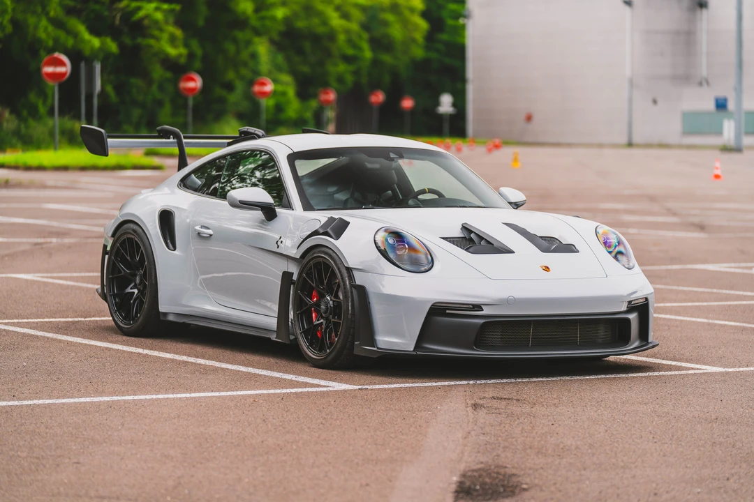 2023 Porsche 992 GT3 RS - Image 9 of 31