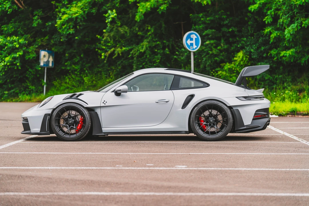 2023 Porsche 992 GT3 RS - Image 11 of 31