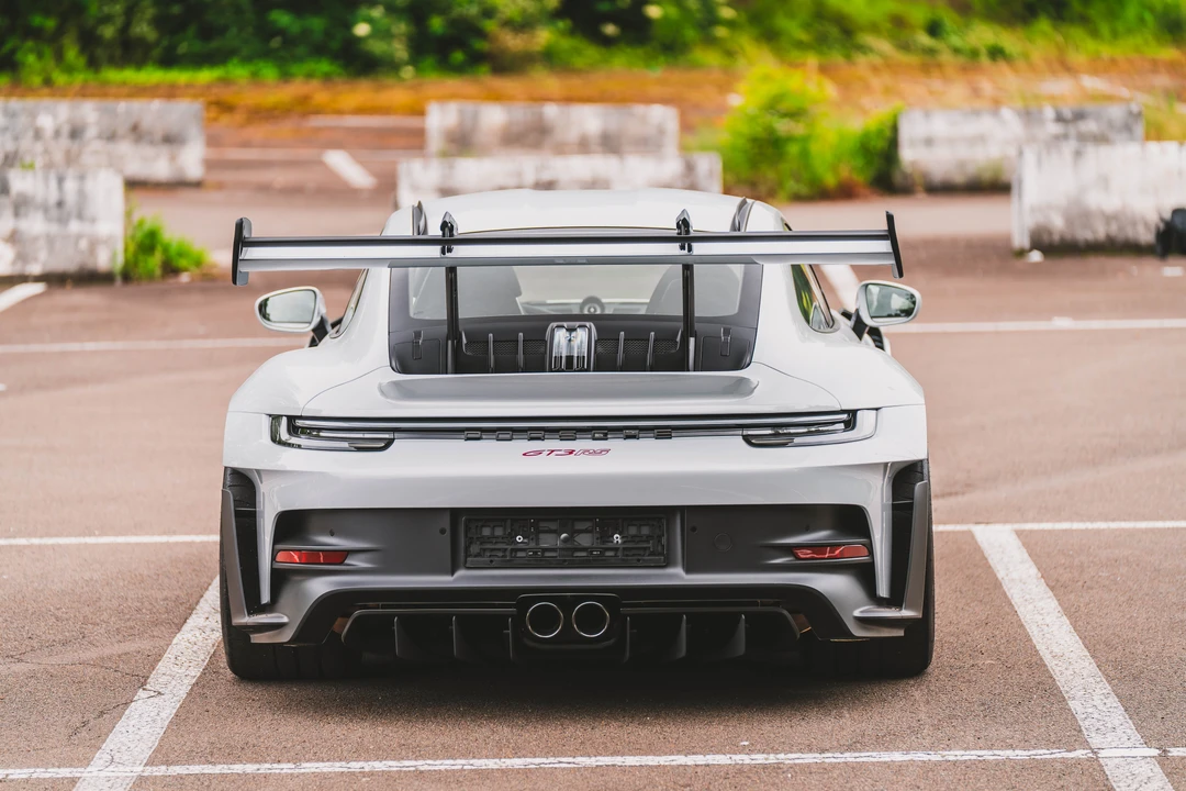 2023 Porsche 992 GT3 RS - Image 14 of 31