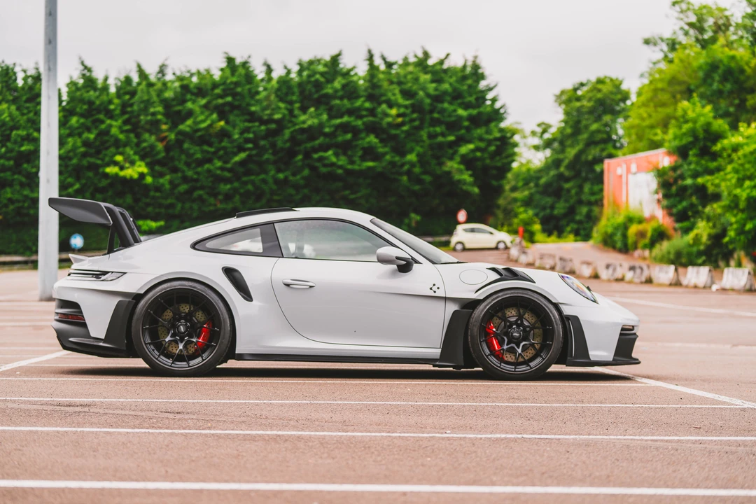 2023 Porsche 992 GT3 RS - Image 16 of 31