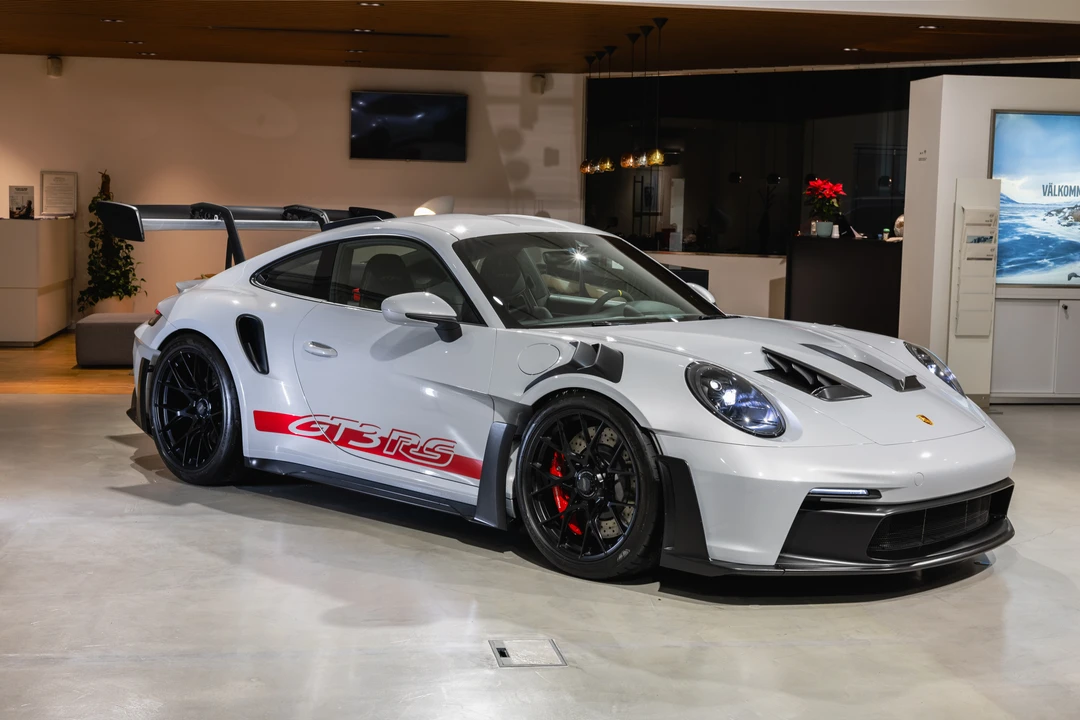 2023 Porsche 992 GT3 RS - Image 11 of 31
