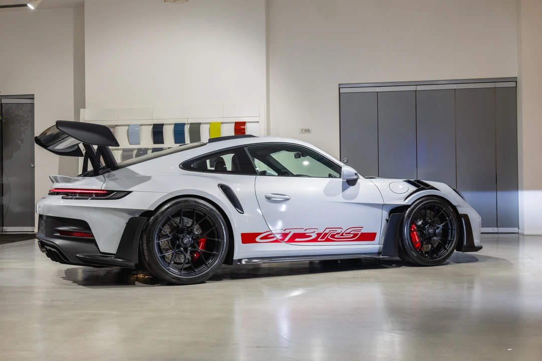2023 Porsche 992 GT3 RS - Image 9 of 31