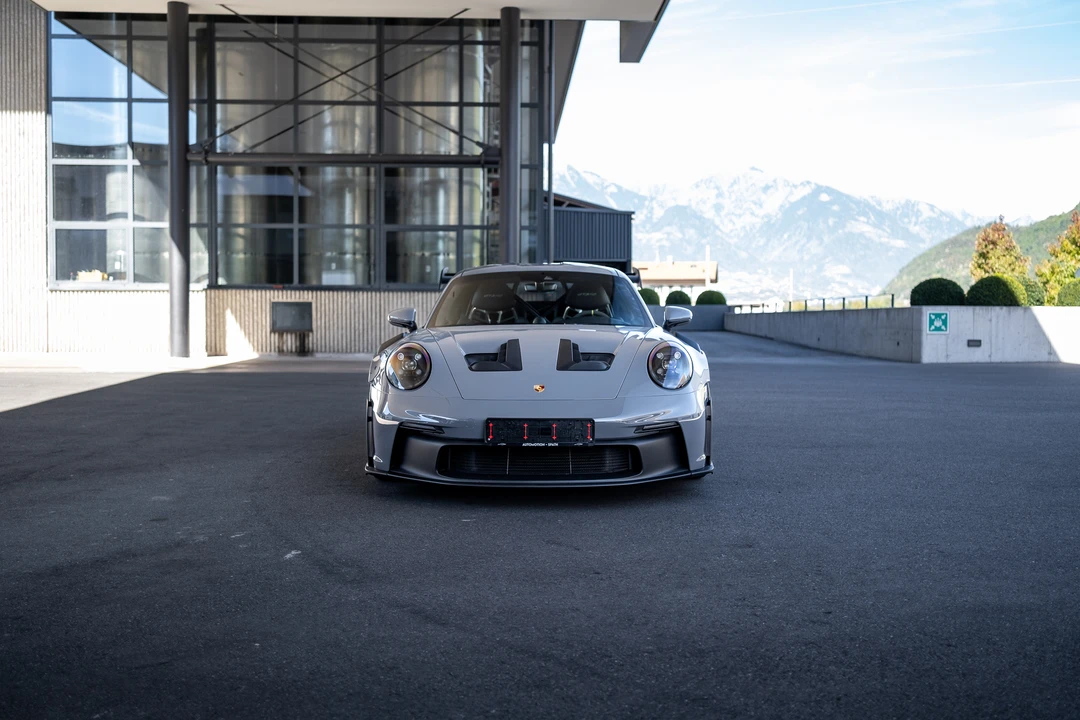 2022 Porsche 992 GT3 RS - Image 2 of 31