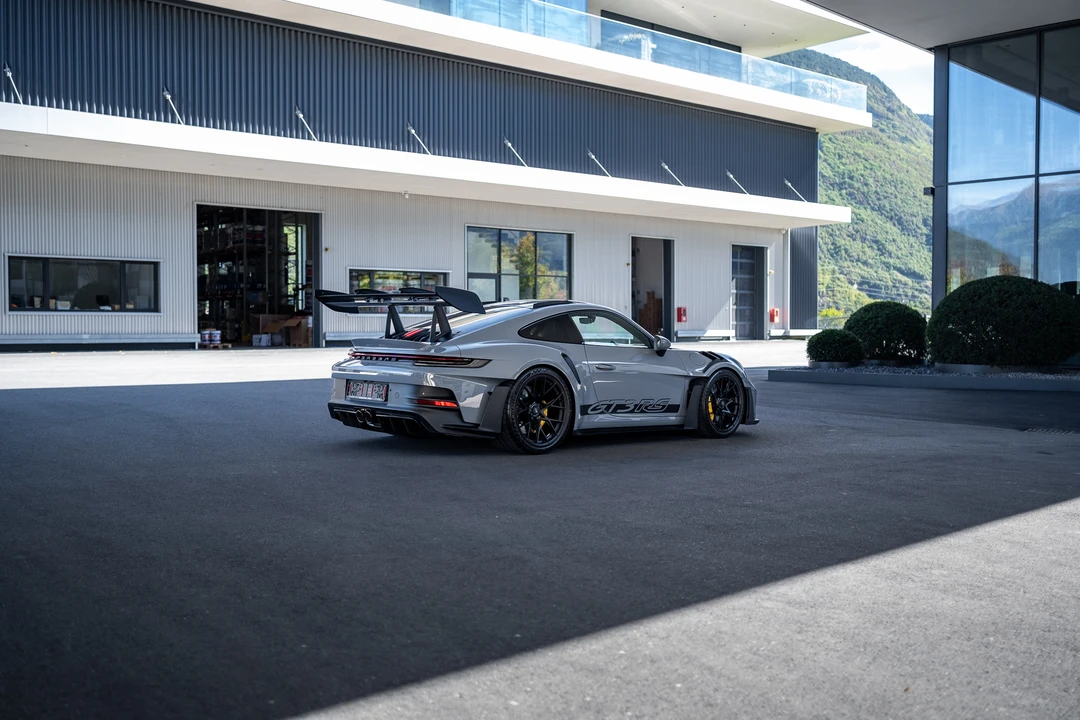 2022 Porsche 992 GT3 RS - Image 5 of 31