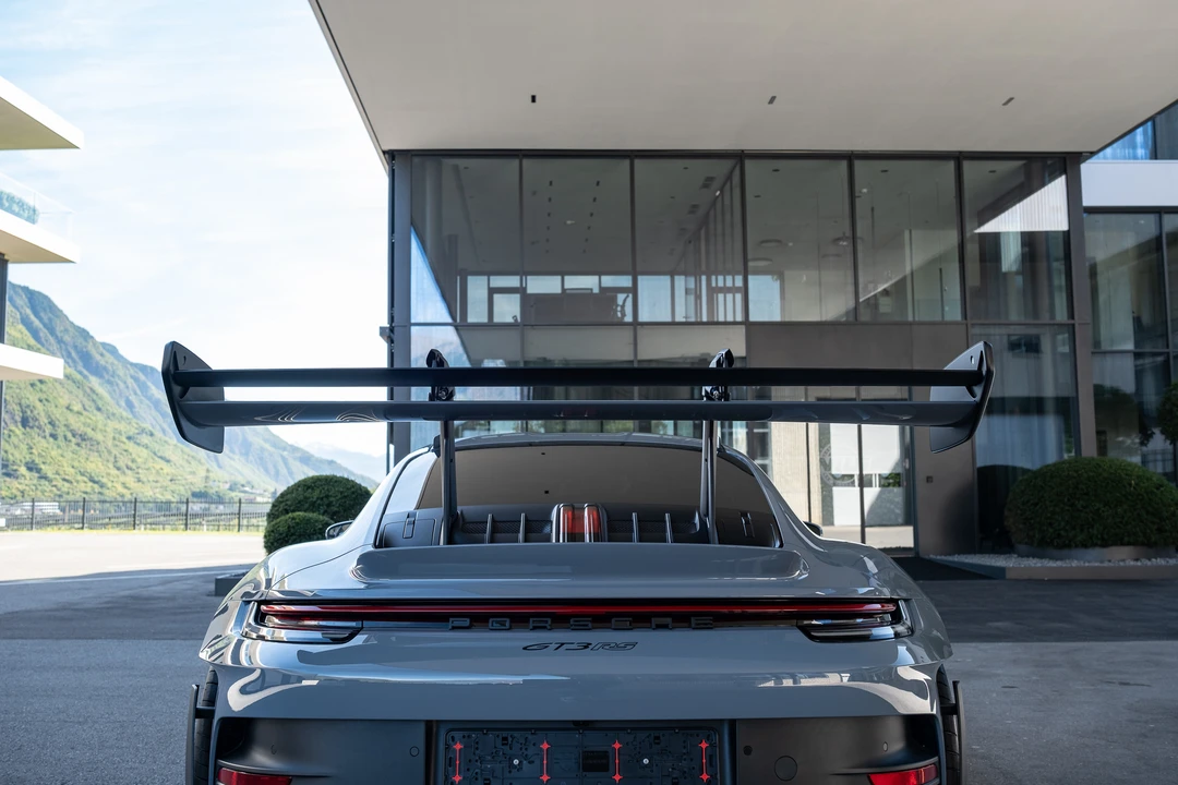 2022 Porsche 992 GT3 RS - Image 27 of 31