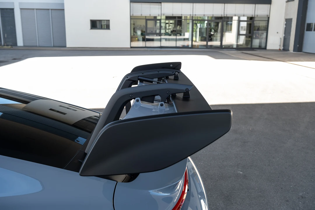 2022 Porsche 992 GT3 RS - Image 29 of 31