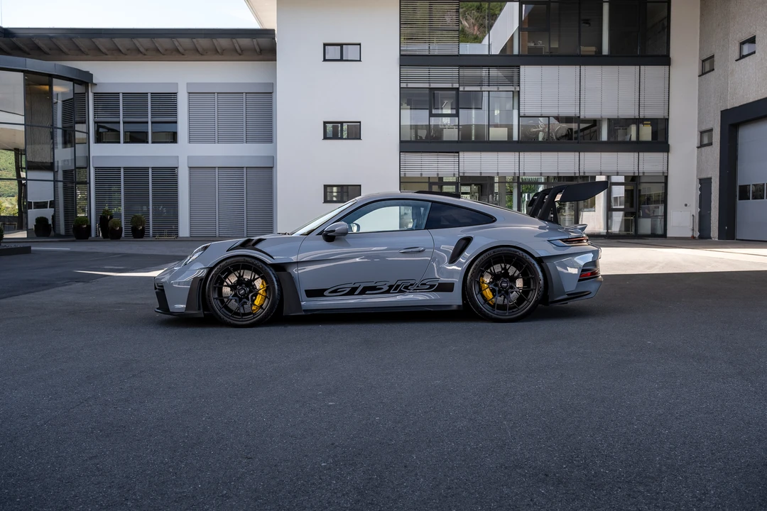 2022 Porsche 992 GT3 RS - Image 8 of 31