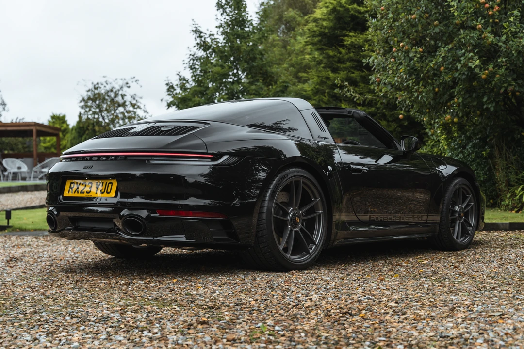 2023 Porsche 992 Carrera S - Image 16 of 31