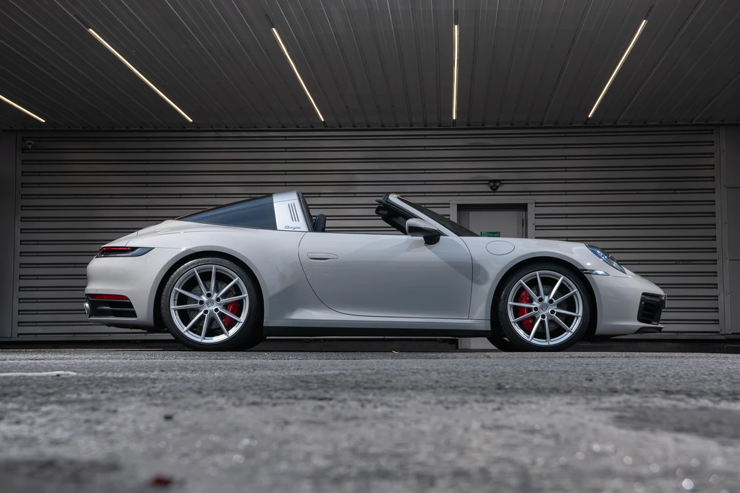 2023 Porsche 992 Targa 4 & 4S - Image 13 of 31