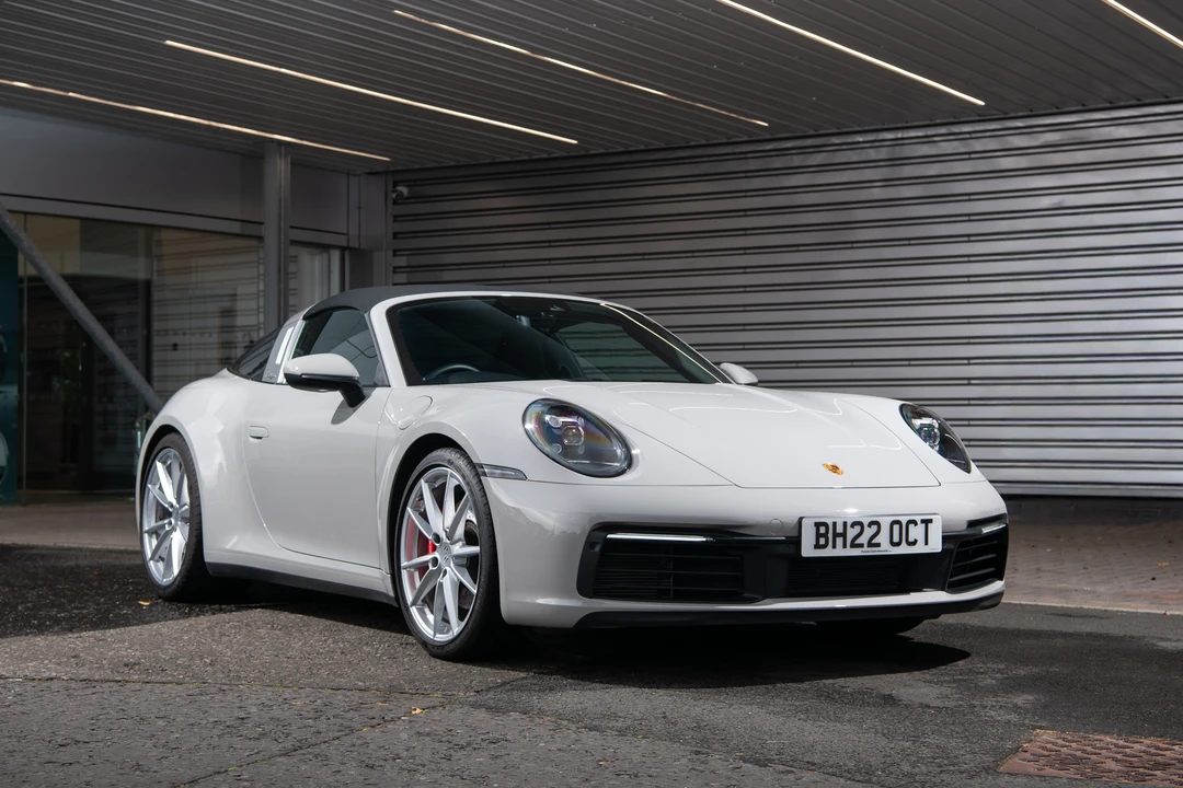 2023 Porsche 992 Targa 4 & 4S - Image 16 of 31