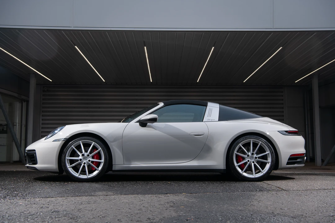 2023 Porsche 992 Targa 4 & 4S - Image 19 of 31