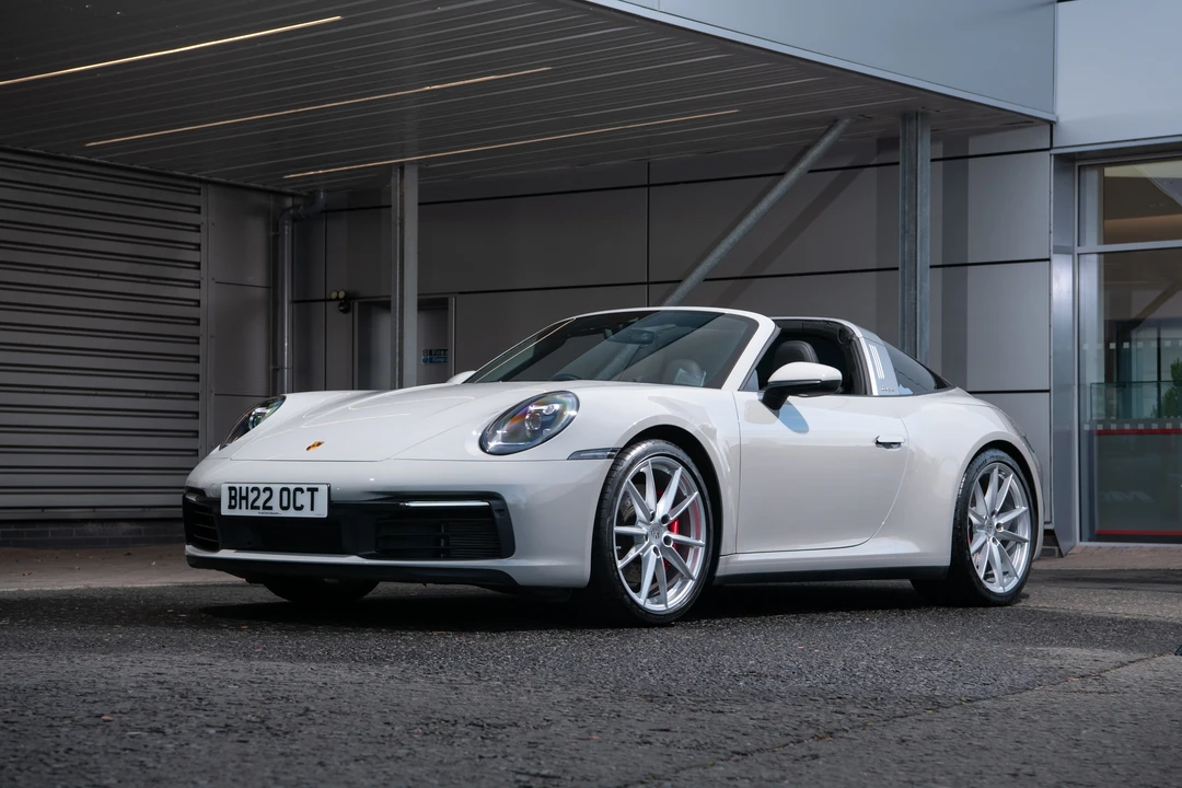2023 Porsche 992 Targa 4 & 4S - Image 25 of 31