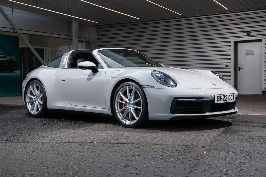 2023 Porsche 992 Targa 4 & 4S - Image 26 of 31