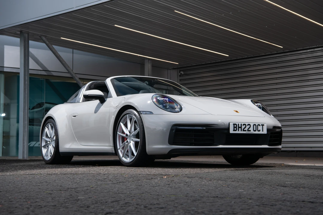 2023 Porsche 992 Targa 4 & 4S - Image 27 of 31
