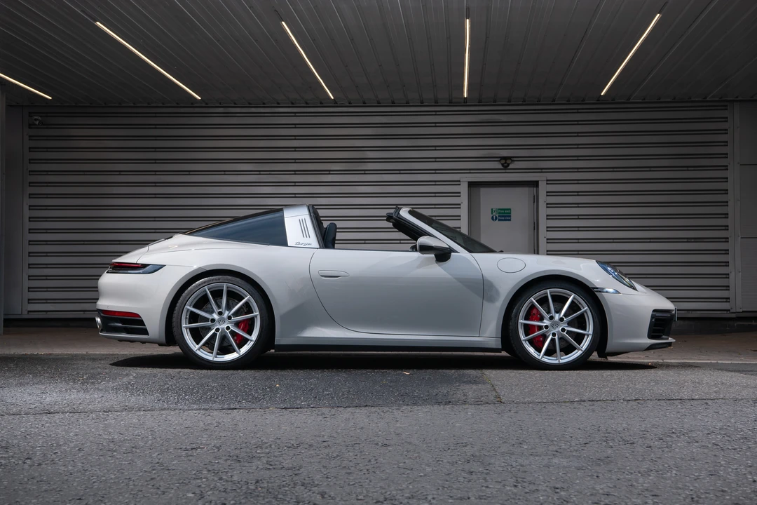 2023 Porsche 992 Targa 4 & 4S - Image 28 of 31
