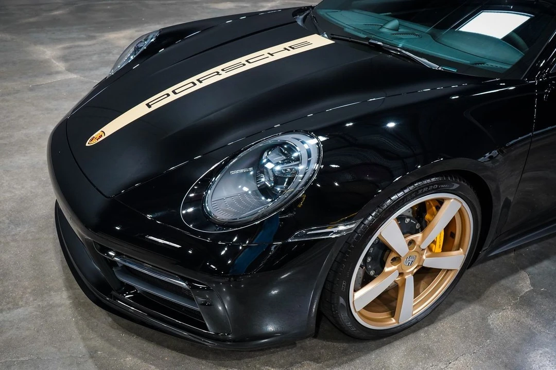 2023 Porsche 992 Carrera S - Image 11 of 31