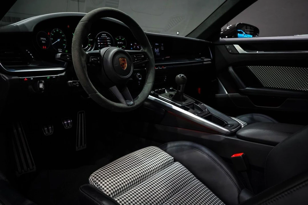 2023 Porsche 992 Carrera S - Image 26 of 31