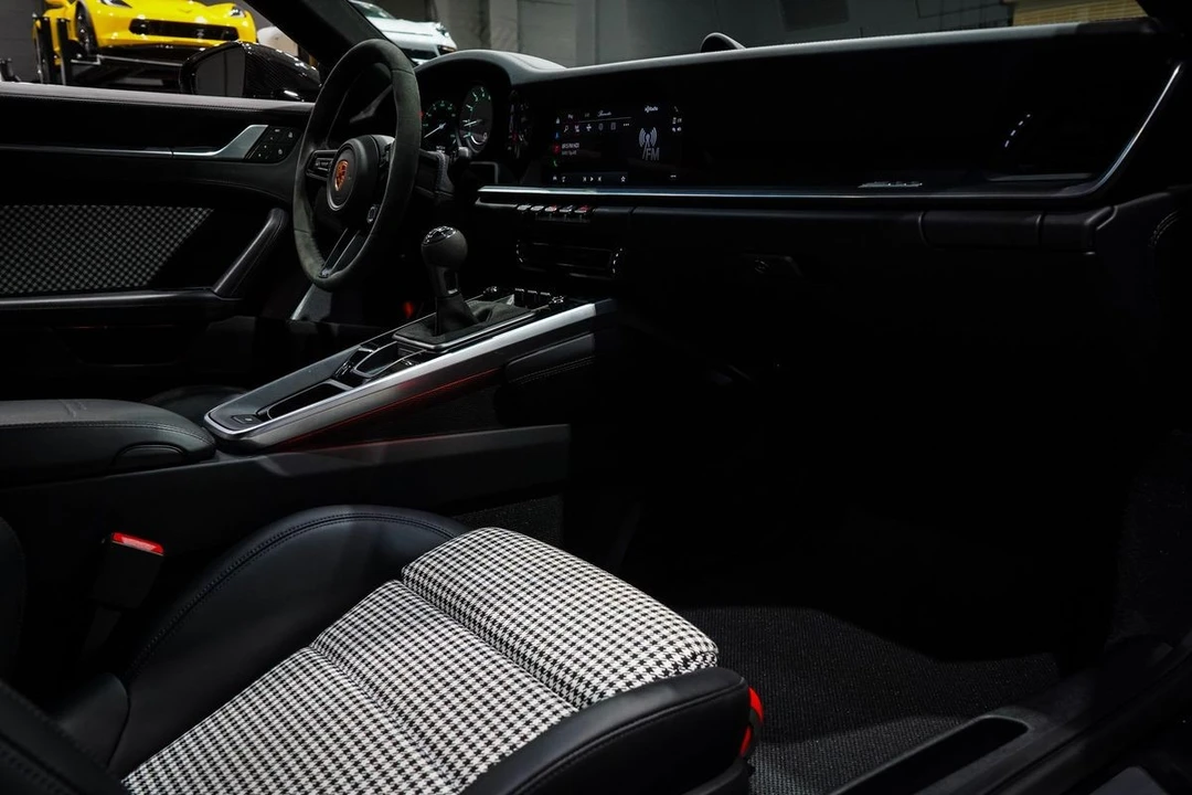 2023 Porsche 992 Carrera S - Image 29 of 31