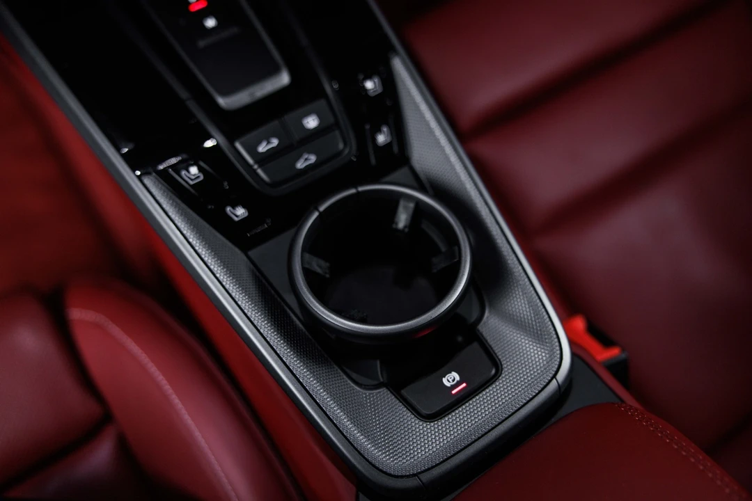 2023 Porsche 992 Carrera - Image 25 of 27