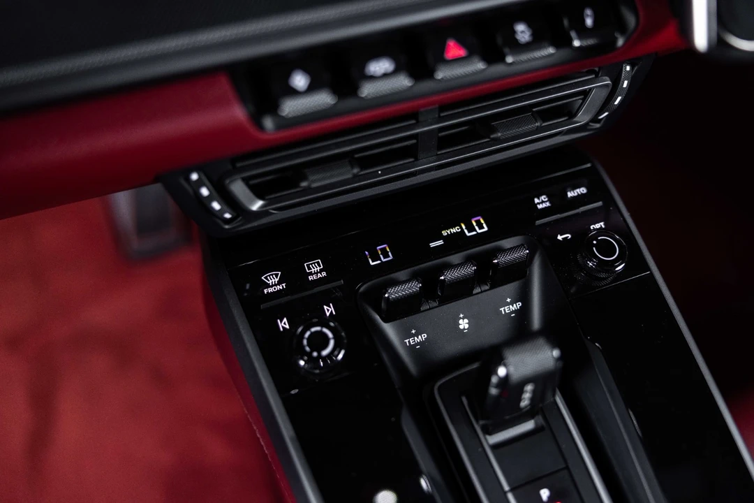 2023 Porsche 992 Carrera - Image 21 of 27