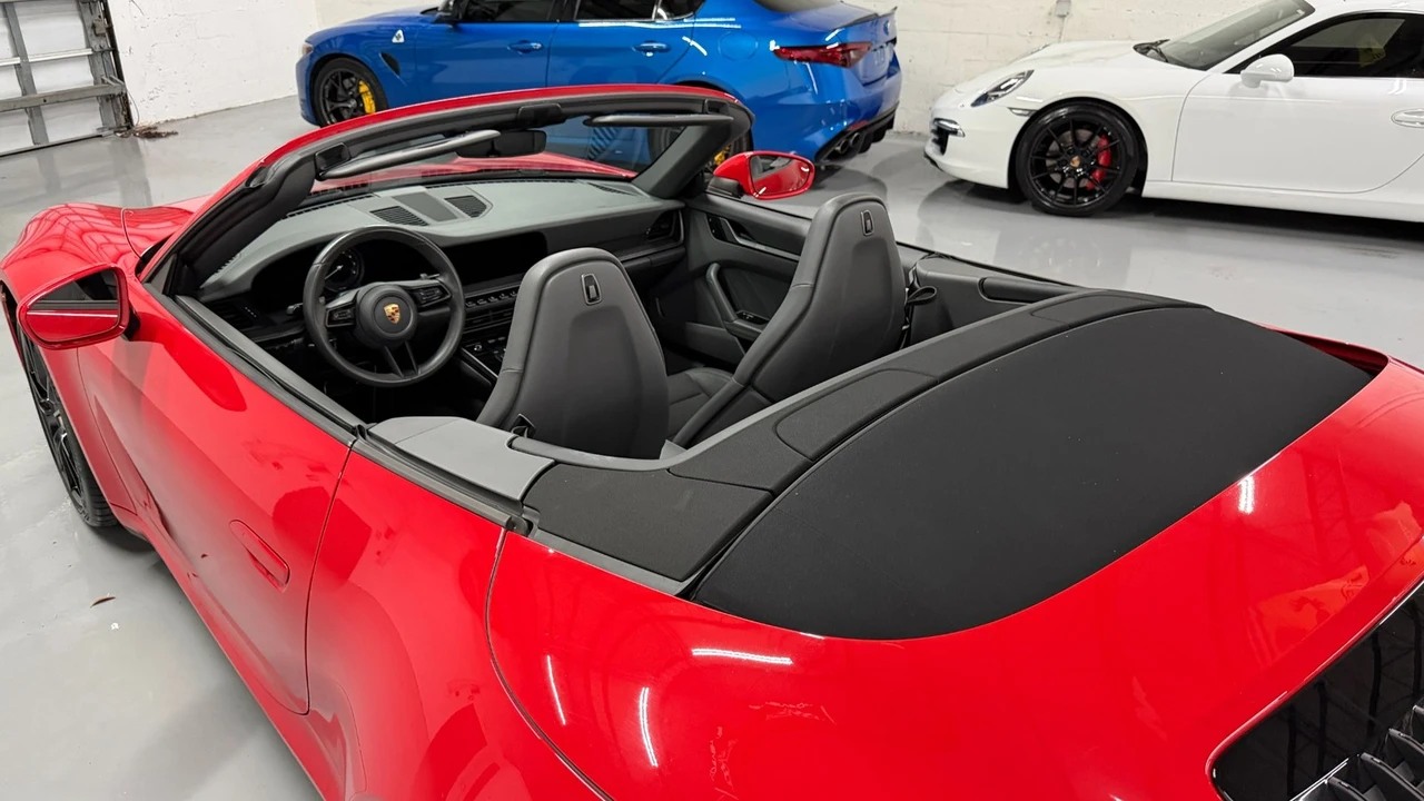 2023 Porsche 992 Carrera - Image 27 of 31