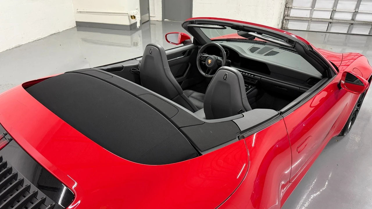 2023 Porsche 992 Carrera - Image 13 of 31