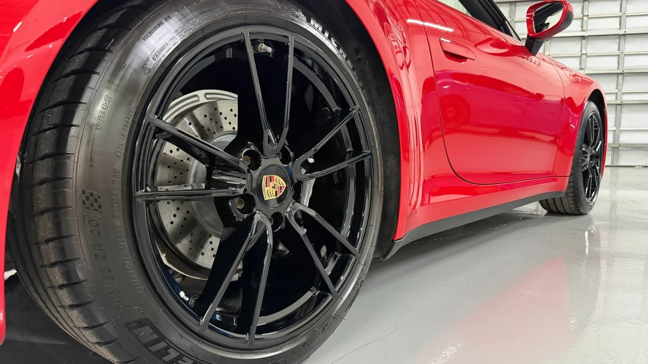 2023 Porsche 992 Carrera - Image 12 of 31