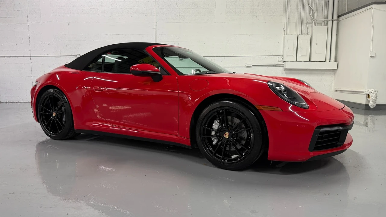 2023 Porsche 992 Carrera - Image 2 of 31