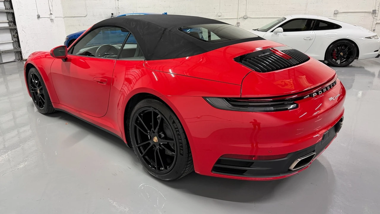 2023 Porsche 992 Carrera - Image 24 of 31
