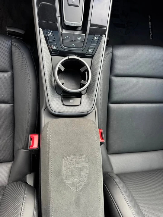 2023 Porsche 992 Carrera 4 - Image 16 of 19