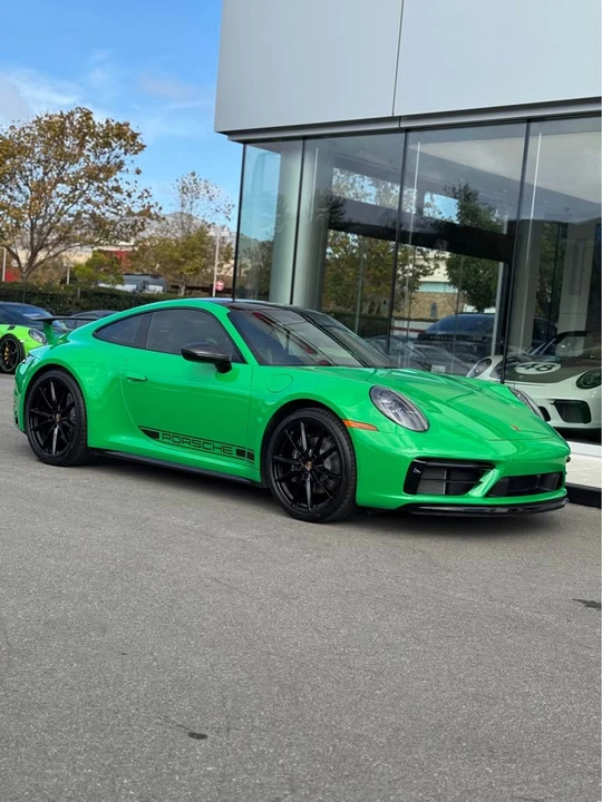 2023 Porsche 992 Carrera 4 - Image 9 of 19