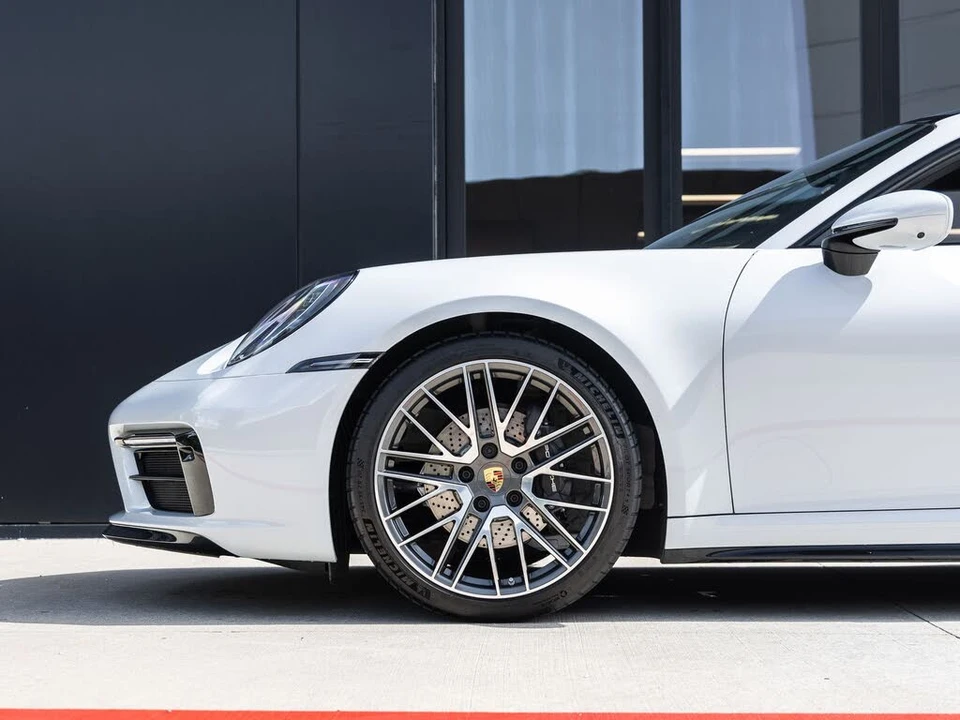 2023 Porsche 992 Carrera 4 - Image 13 of 31
