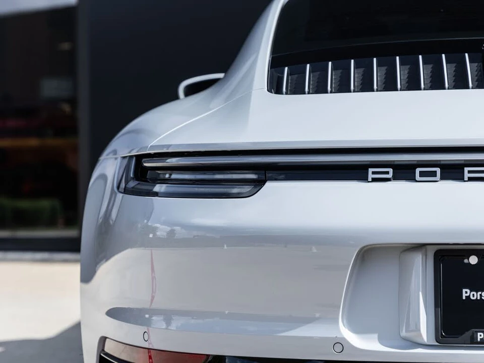 2023 Porsche 992 Carrera 4 - Image 14 of 31